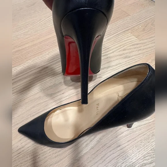 Elegant Black Leather Women's Heels - Picture 3 of 9